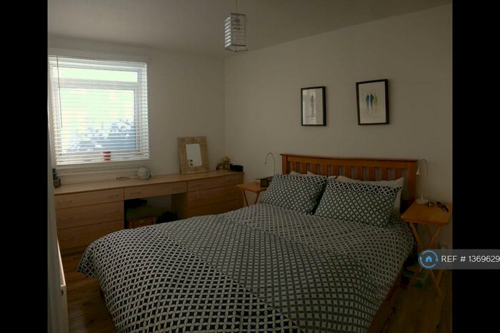 2 Bedroom Flat To Rent In Quarry Close, Handbridge, Chester, CH4