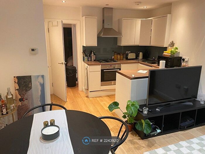 1 Bedroom Flat To Rent In Brownlow Road, London, N3