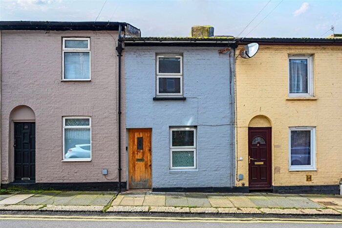 2 Bedroom Property To Rent In Stonefield Road, Hastings, TN34