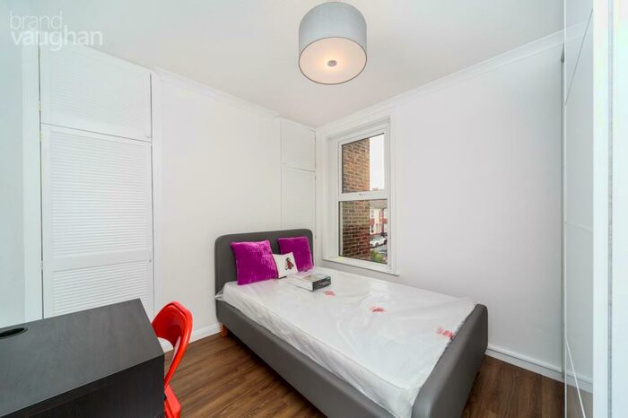2 Bedroom Flat To Rent In Bear Road, Brighton, BN2