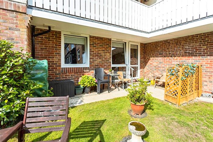 1 Bedroom Flat For Sale In Homestream House, Horsham, RH12