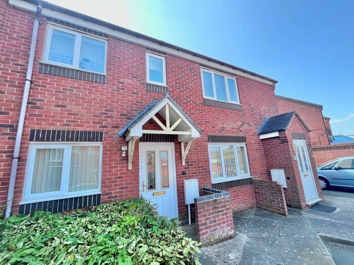 2 Bedroom Flat To Rent In Redlands Road, Hadley, Telford, TF1