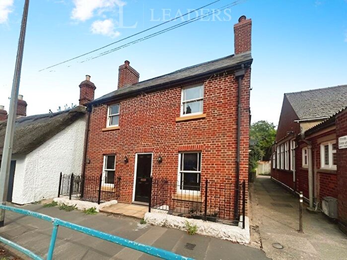 3 Bedroom Detached House To Rent In Station Street, Donington, PE11