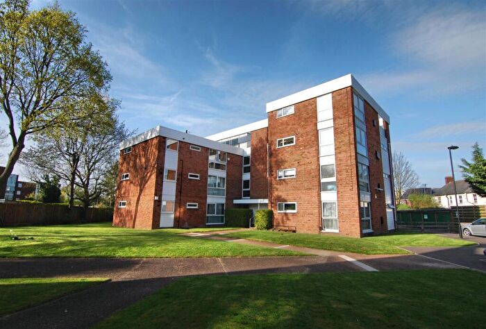 Studio To Rent In Avalon Close, Enfield, EN2