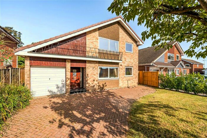 4 Bedroom Detached House To Rent In Starmead Drive, Wokingham, RG40