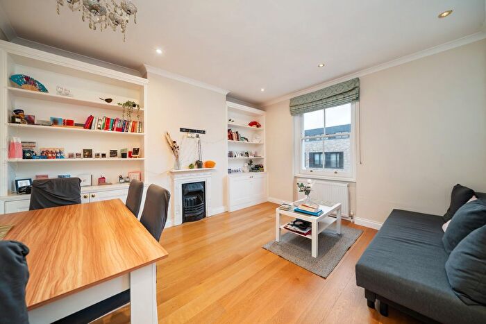 2 Bedroom Flat For Sale In King Street, Hammersmith, London, W6