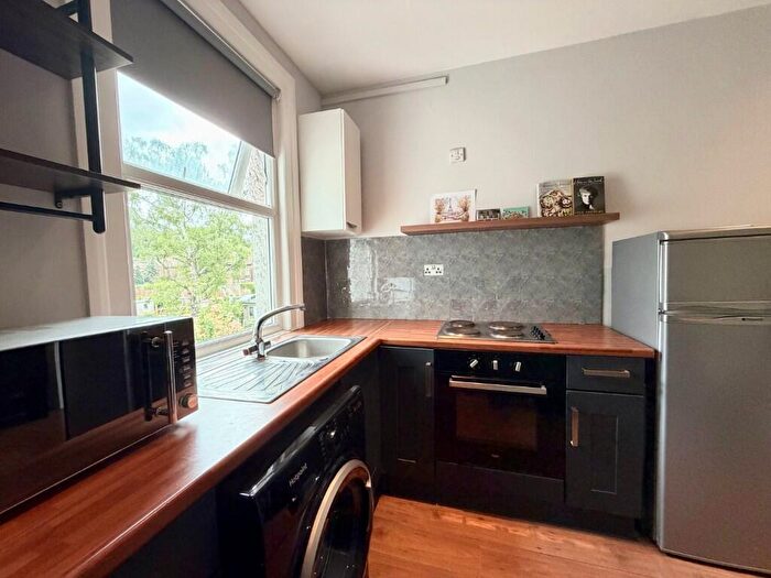 1 Bedroom Flat For Sale In Brighton Road, Purley, Croydon(London Borough), CR8