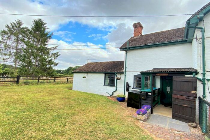 1 Bedroom Cottage To Rent In Axmansford, Hampshire, RG26