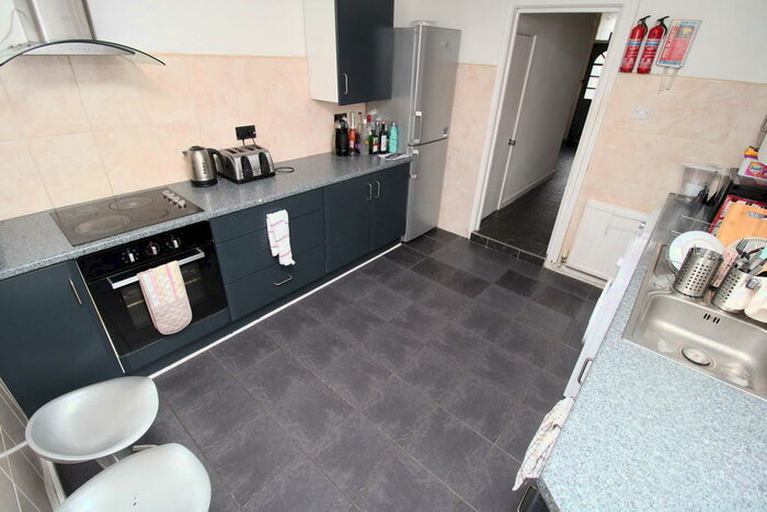 5 Bedroom Terraced House To Rent In Bertha Street, Pontypridd, CF37