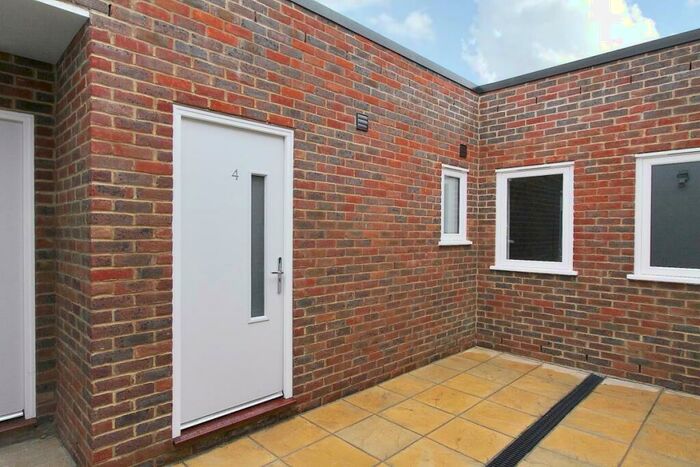 2 Bedroom Apartment To Rent In A High Street, Andover, SP10