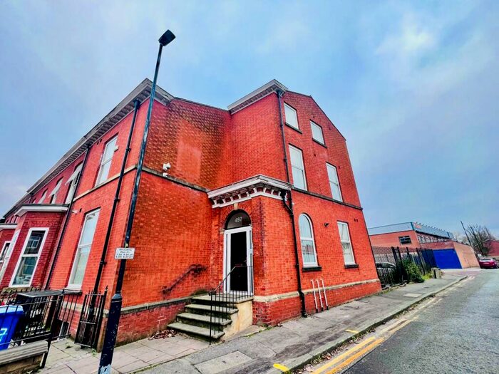 2 Bedroom Flat To Rent In Chester Road, Old Trafford, M16