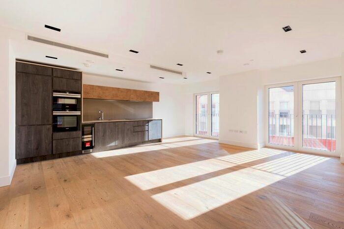 2 Bedroom Flat To Rent In Exchange Gardens, London, SW8