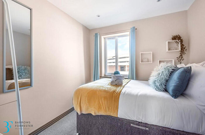 2 Bedroom Apartment To Rent In Chamberlain Court, Birmingham, B18