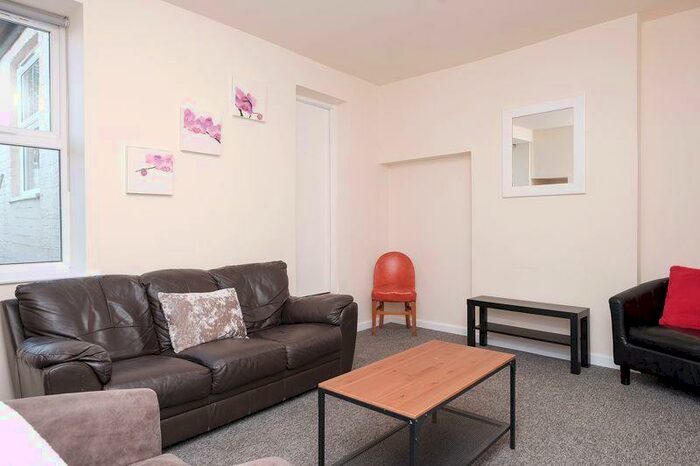 5 Bedroom End Of Terrace House To Rent In Bear Road, Brighton, BN2