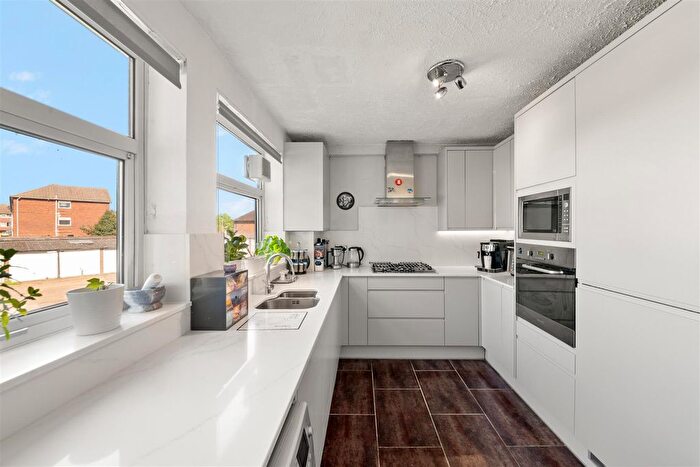 2 Bedroom Maisonette For Sale In Long Drive, Ruislip, HA4