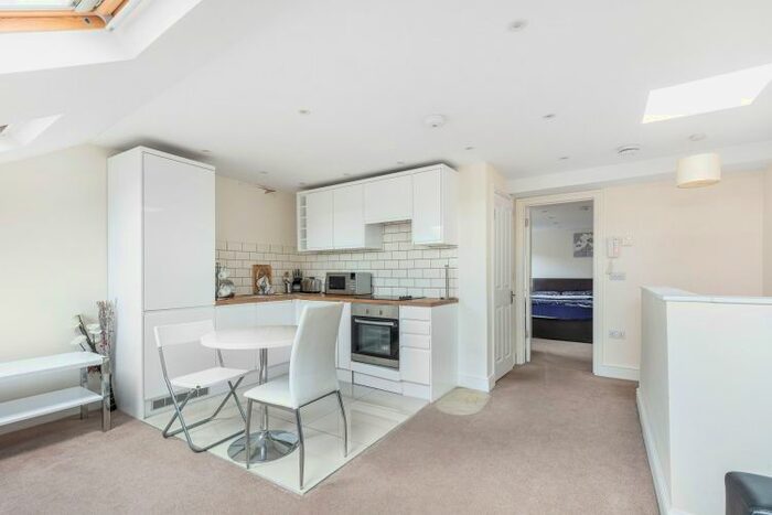 1 Bedroom Flat To Rent In Farm Lane, London, SW6