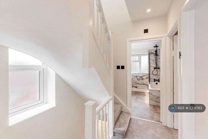 2 Bedroom Flat To Rent In Beverley Gardens, Wembley, HA9