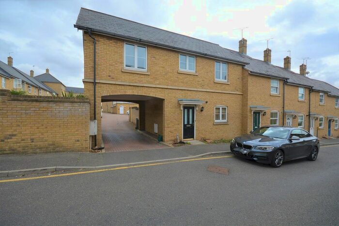 2 Bedroom Property To Rent In Wickham Crescent, Braintree, CM7