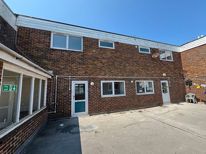 2 Bedroom Flat To Rent In Broad Street, Seaford, BN25