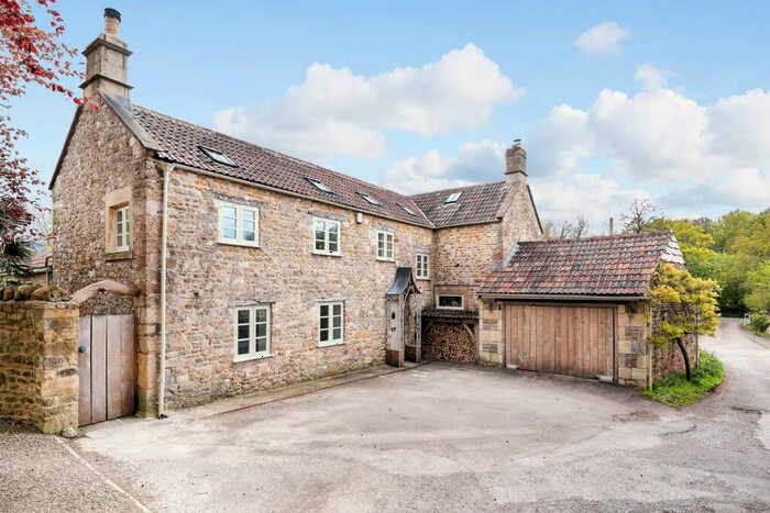 4 Bedroom Link Detached House For Sale In Dunkerton, Bath, BA2