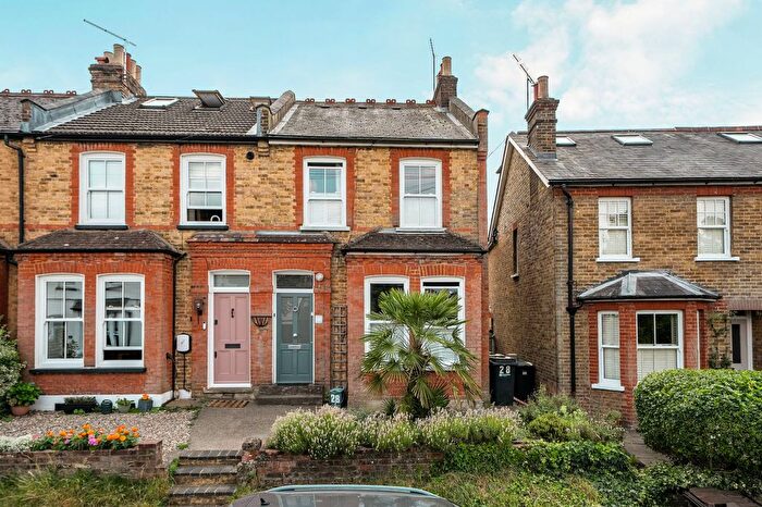 3 Bedroom Cottage For Sale In Skinners Lane, Ashtead, KT21