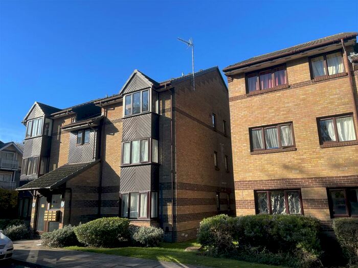 Studio To Rent In Harp Island Close, Neasden, London, NW10