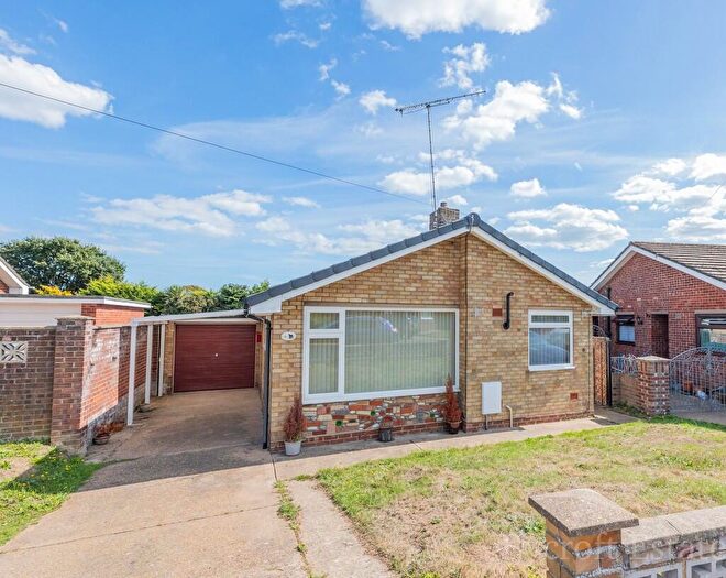 2 Bedroom Detached Bungalow For Sale In Weston Rise, Caister-on-sea, NR30