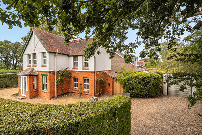 4 Bedroom Detached House For Sale In Gravel Road, Binfield Heath, Henley-on-Thames, Oxfordshire, RG9