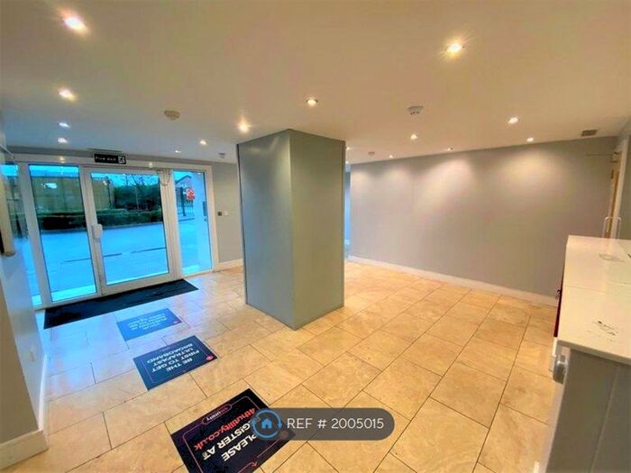 2 Bedroom Flat To Rent In City View, Salford, M7