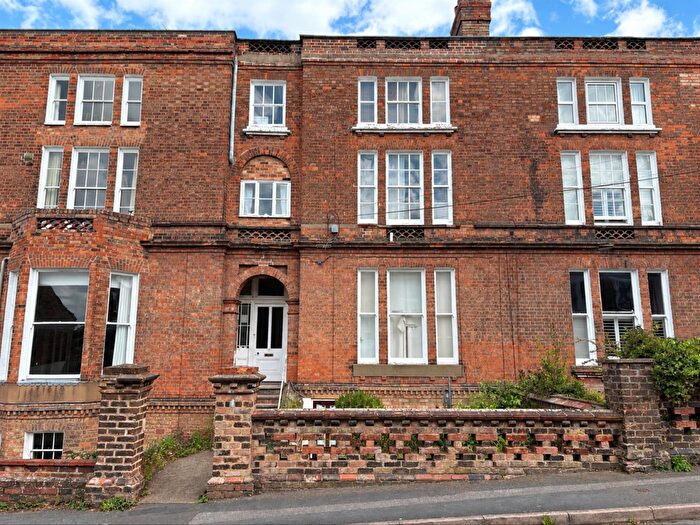 2 Bedroom Flat For Sale In George Street, Louth, LN11