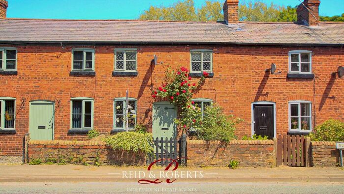 2 Bedroom Cottage For Sale In Wrexham Road, Pontblyddyn, Mold, CH7