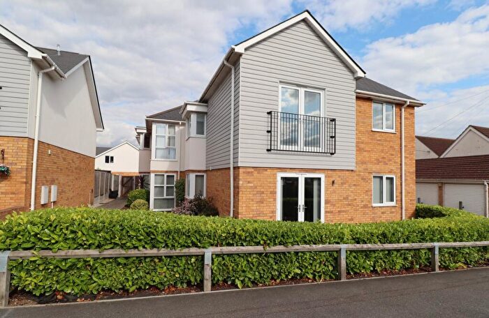 2 Bedroom Apartment For Sale In Rodings Close, Eastwood, Leigh-on-Sea, SS9