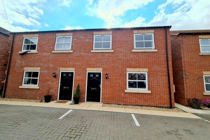 3 Bedroom Semi-Detached House To Rent In Wolseley Court, Lincoln, LN4
