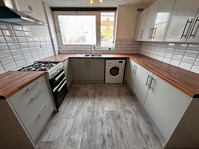 3 Bedroom Property To Rent In Simmons Drive, Birmingham, B32