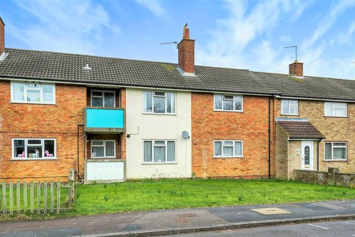 2 Bedroom Flat To Rent In St. Peters Road, Basingstoke, RG22