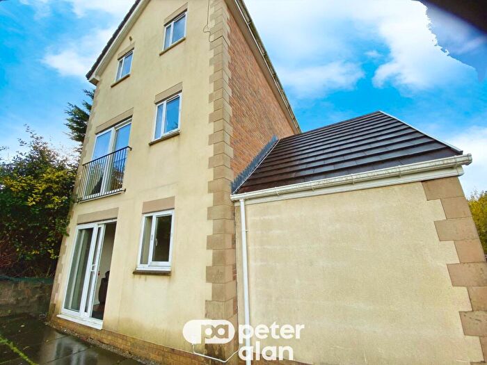 4 Bedroom House To Rent In Seion Place, Seven Sisters, Neath, SA10