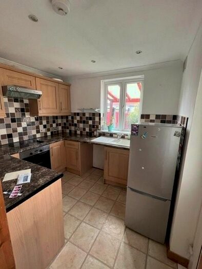 3 Bedroom Semi-Detached House To Rent In Welwyn Avenue, Feltham, TW14