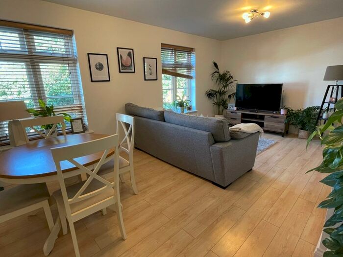 2 Bedroom Apartment To Rent In Baker Close, Brampton, PE28