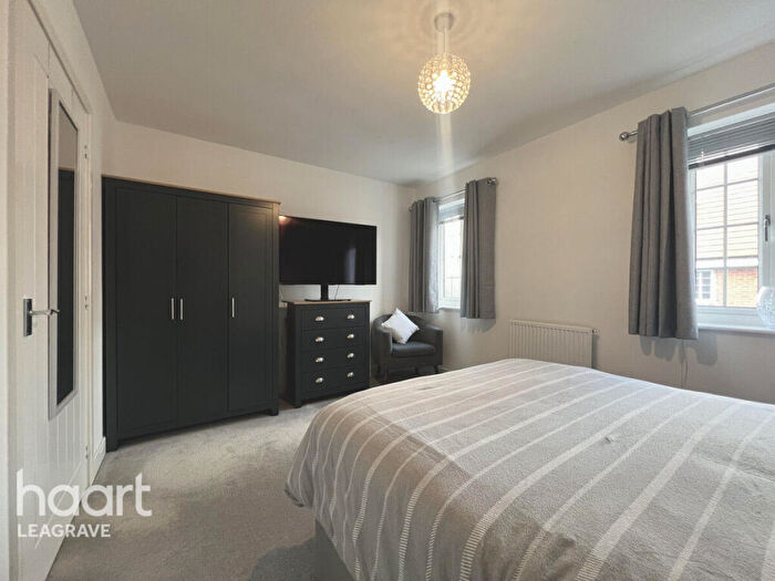 1 Bedroom Apartment For Sale In Cresswell Edge, Dunstable, LU5