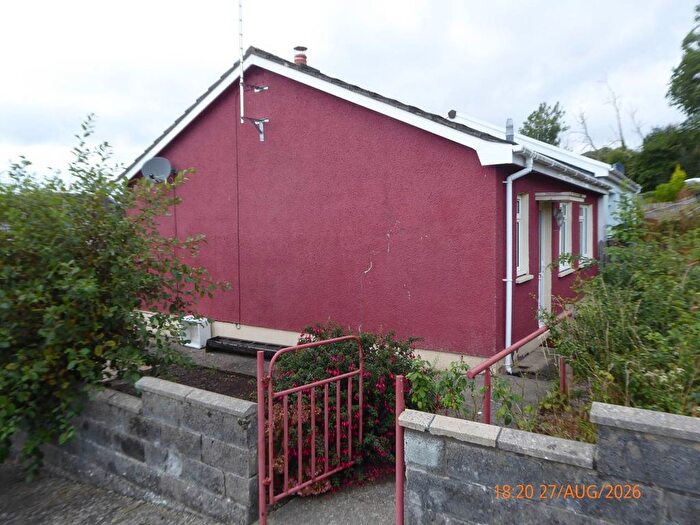 2 Bedroom Semi-Detached Bungalow To Rent In Derwen Gardens, Newcastle Emlyn, SA38