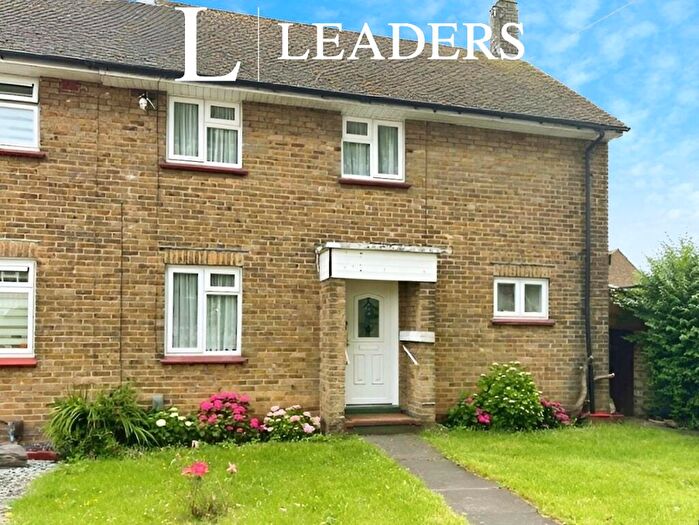 3 Bedroom Semi-Detached House To Rent In Royston Avenue, SS2