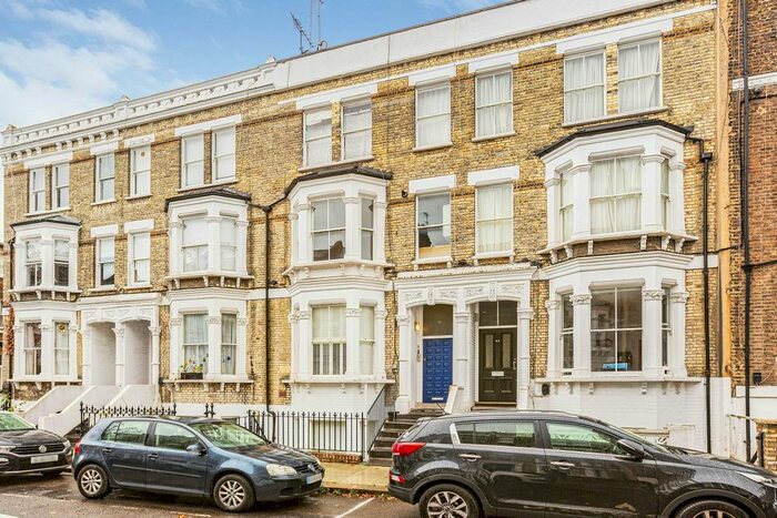 2 Bedroom Flat To Rent In Gratton Road, Kensington, W14