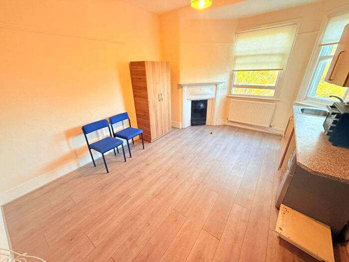 Studio To Rent In Cannon Hill, Southgate, N14