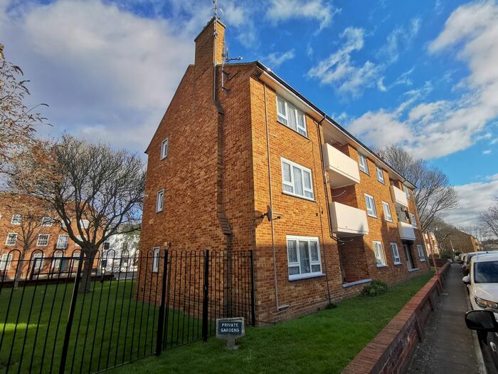 3 Bedroom Flat To Rent In Kings Road, Southsea PO5