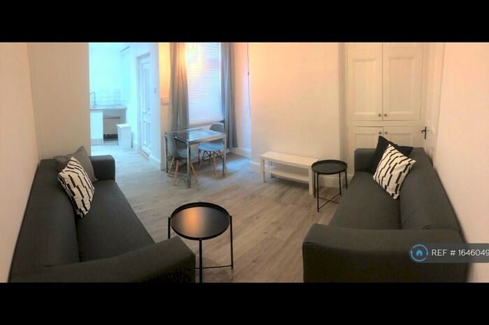 4 Bedroom Terraced House To Rent In Clementson Road, Sheffield, S10