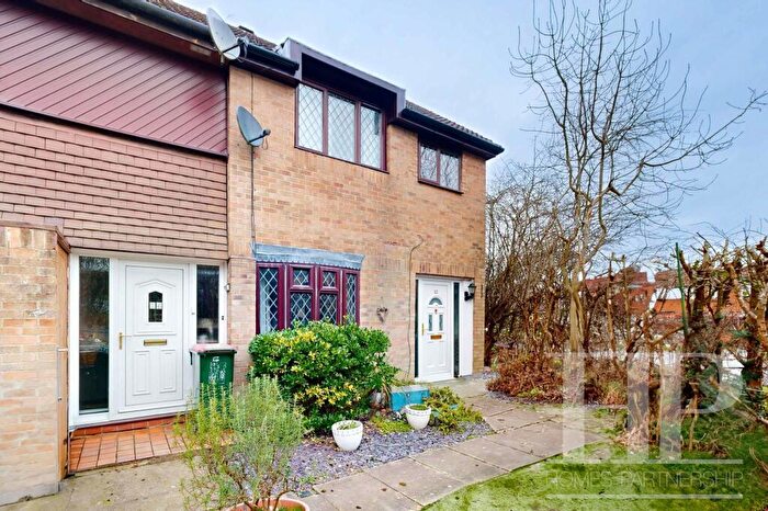 2 Bedroom End Of Terrace House To Rent In Peverel Road, Ifield, RH11