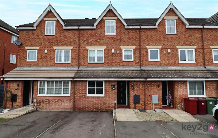 4 Bedroom Town House For Sale In Stanier Way, Renishaw, Sheffield, S21