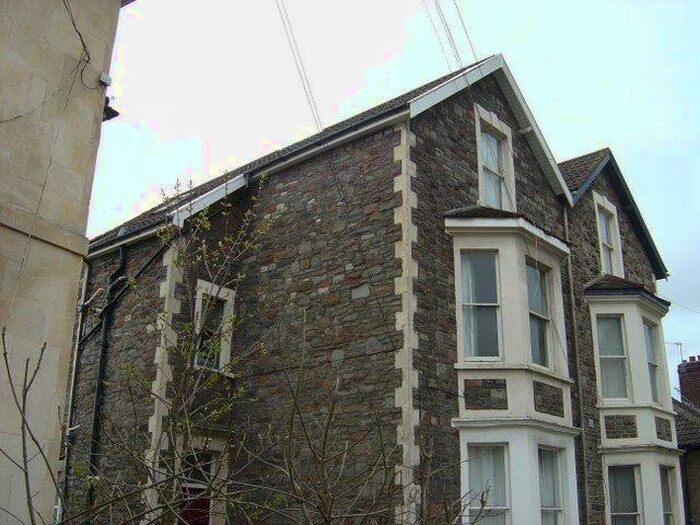 4 Bedroom Maisonette To Rent In Cromwell Road, Top Maisonette -, BS6