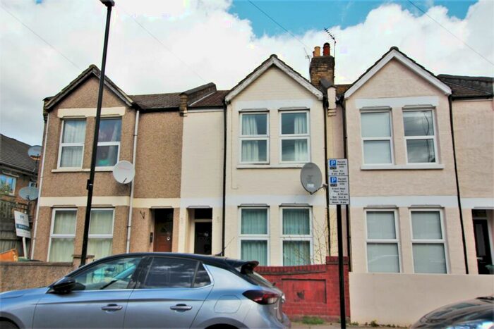 2 Bedroom House To Rent In Durban Road, Tottenham, London, N17
