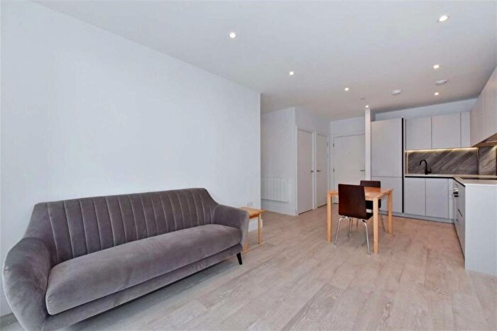 1 Bedroom Apartment To Rent In The Factory, Memorial Avenue, SL1